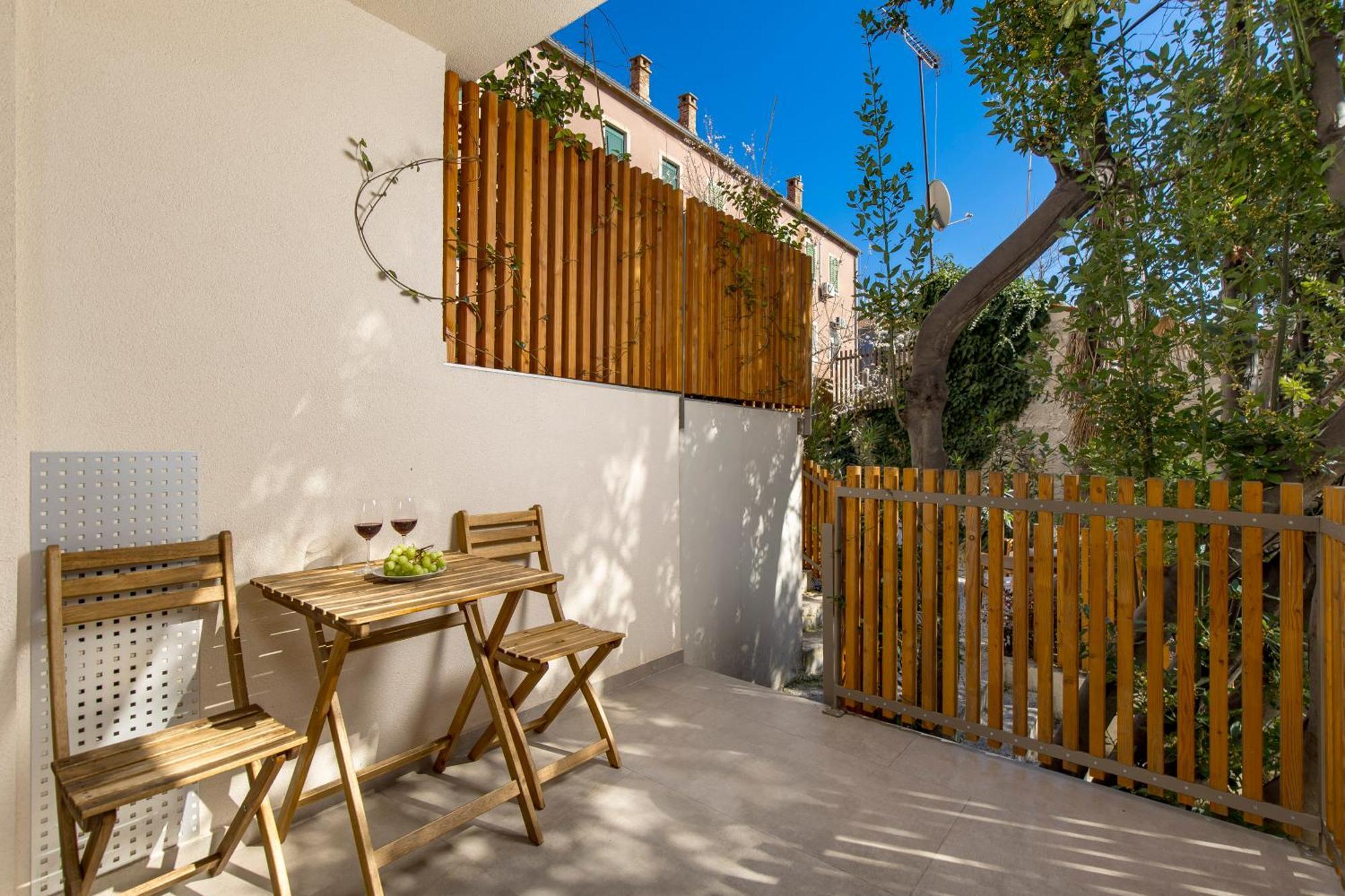 Pula Residence Rooms And Apartments Old City Center Exterior foto